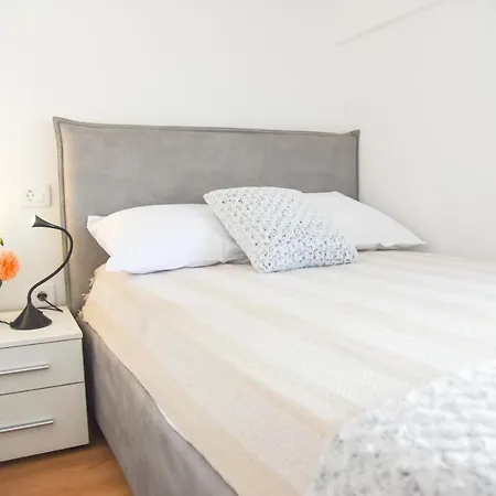 - Istrian Dream With Swimming Pool Apartment *