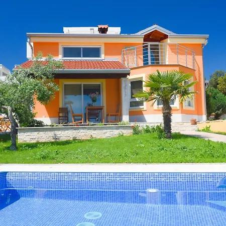 - Istrian Dream With Swimming Pool Apartment *