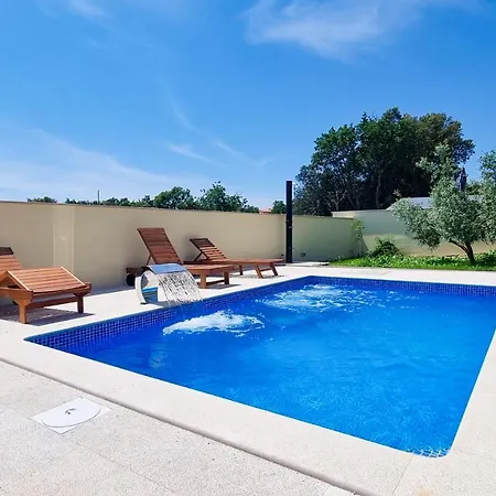 - Istrian Dream With Swimming Pool Peroj