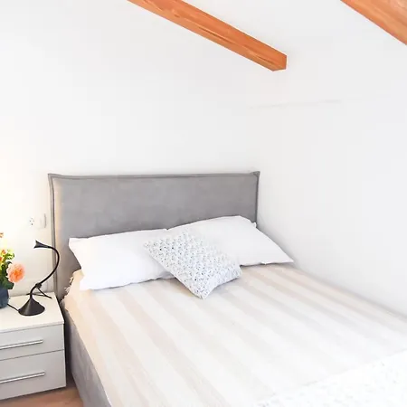 - Istrian Dream With Swimming Pool Apartment *