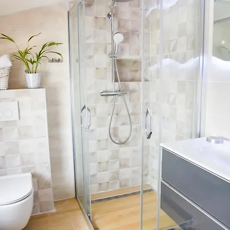 - Istrian Dream With Swimming Pool Apartment *